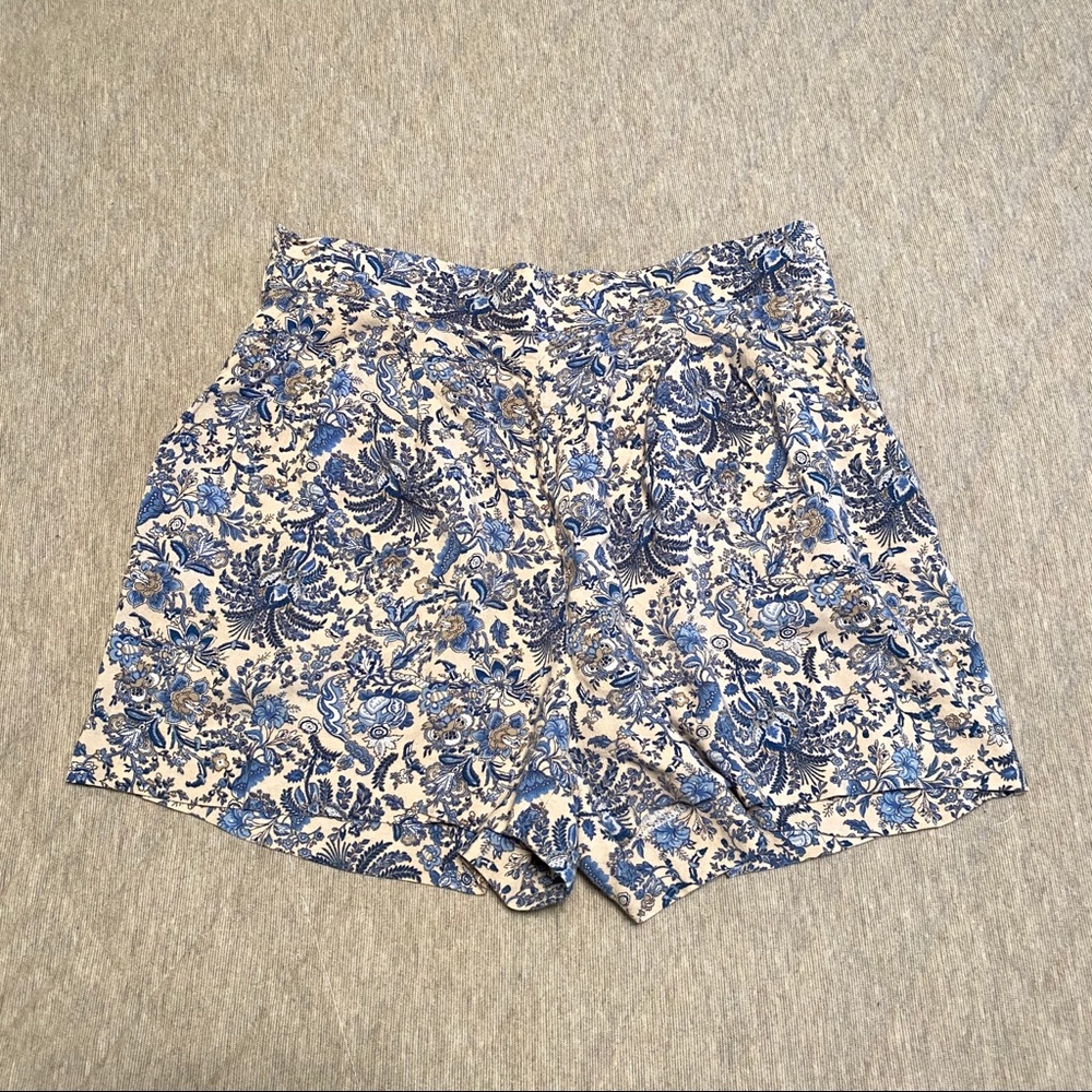 H&M blue and tan floral shorts
